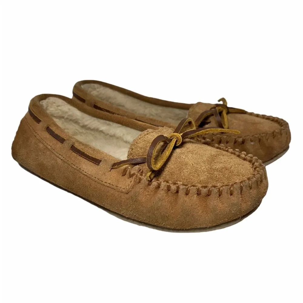 Minnetonka Kids Suede Sherpa Outdoor Moccasin Size 2